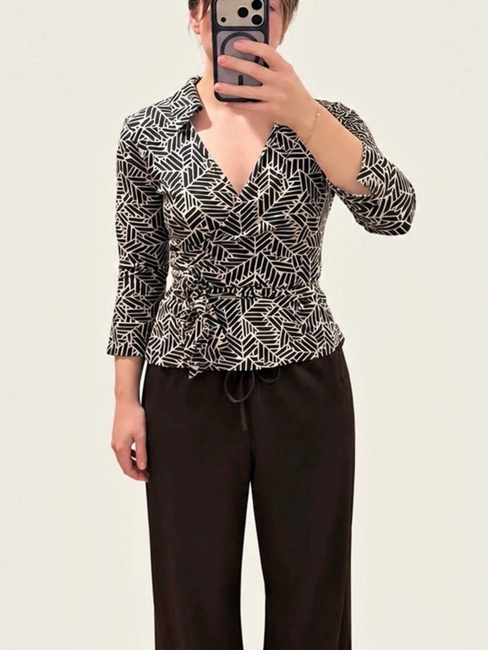 Diane von Furstenberg (DVF) Wrap blouse Geometric Silk Black & White Size